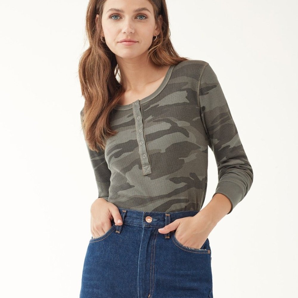 Splendid Forever Camo Henley Small